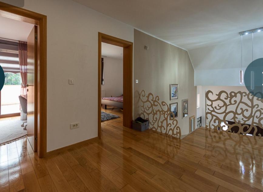 Tayra Villa *